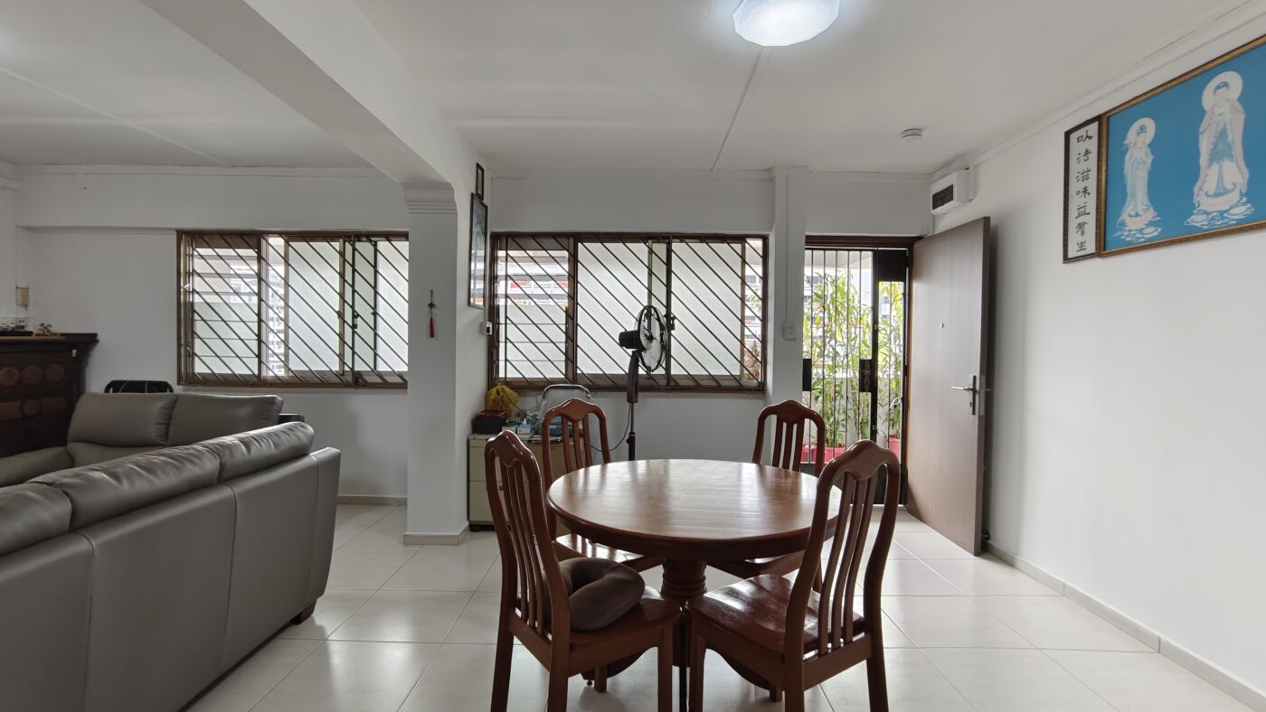 223 Choa Chu Kang | Living Room | homebuyers.com.sg