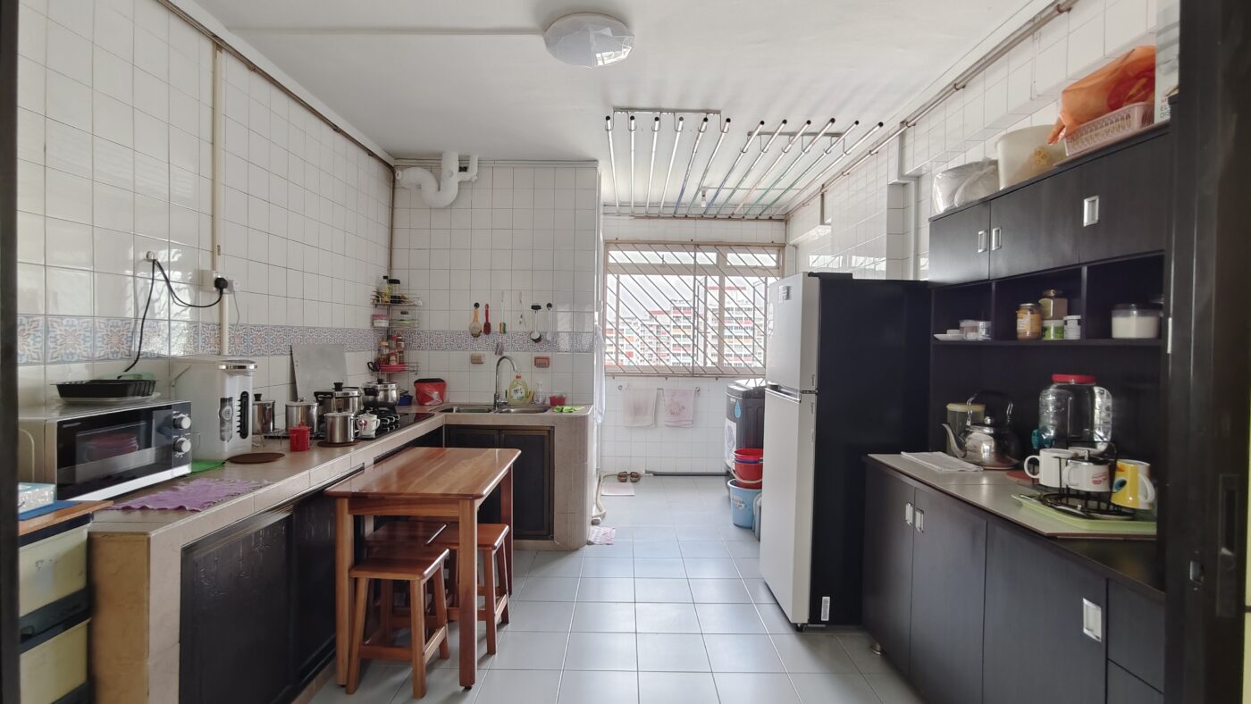 223 Choa Chu Kang | Kitchen Room | homebuyers.com.sg