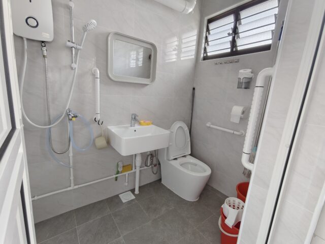 223 Choa Chu Kang | Toilet | homebuyers.com.sg