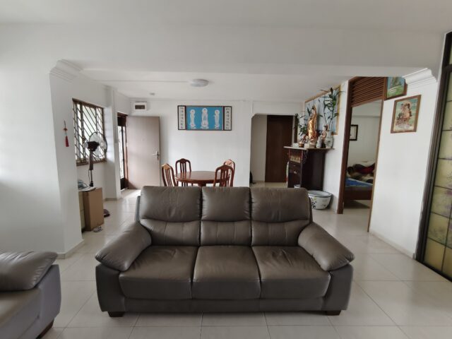 223 Choa Chu Kang | Living Room | homebuyers.com.sg